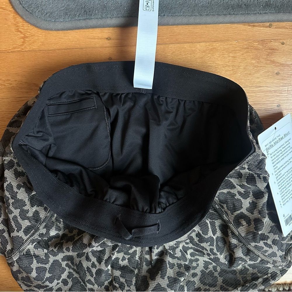NWT 6 Swiftly Mid-Rise Running Workout Short 3" - Lululemon - Picture 8 of 12